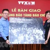 VNA entrega objetos y fotos originales al Museo de la Prensa de Vietnam