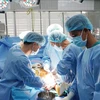Vietnam realiza con éxito la cirugía de implante óseo para paciente con cáncer de hueso