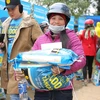 Empresa minorista vietnamita y socios globales ofrecen regalos del Tet a hogares pobres 