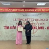 Entregan premios de concurso sobre 1010 años de Thang Long-Hanoi
