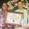 Libro “Kieu @- Rodaje del alma” recibió el Récord de Vietnam