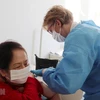 Centro de Salud Vietnam – Polonia aplica vacuna contra el COVID-19 