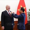 Confieren Medalla de Amistad de Vietnam a embajador de Rusia