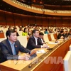Parlamento de Vietnam discute borrador del informe sobre la XIV Legislatura