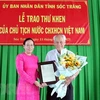 Presidente vietnamita honra a filántropo de 98 años de edad 