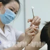 Aplican mil dosis en última fase de ensayo de vacuna vietnamita contra el COVID-19