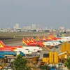 Suspenderán algunos vuelos domésticos desde y hacia localidades survietnamitas
