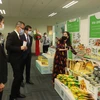 Efectúan exhibición híbrida sobre productos y alimentos procesados de Vietnam en Singapur 