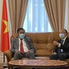 Diplomáticos de Laos en Francia felicitan a Vietnam por su Día Nacional