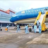 Aeropuerto vietnamita recibe a pasajeros procedentes de Francia con pasaportes de vacunación