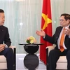 Premier vietnamita conversa con titulares de partidos japoneses