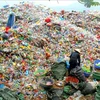 Lanzan en Vietnam proyecto para reducir daños por contaminación plástica a la salud pública