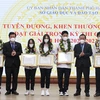 Hanoi honra a estudiantes ganadores de premios internacionales