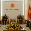 Viceministro de Defensa vietnamita recibe a agregados militares rusos