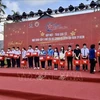 Obsequian regalos del Tet a niños afectados por el COVID-19 en Ciudad Ho Chi Minh