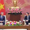 Titular del Legislativo vietnamita recibe al presidente del grupo japonés Erex 