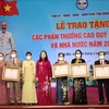 Honran a personas destacadas en movimientos de emulación patriótica en Vietnam