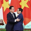 Primer ministro de Japón finaliza su exitosa visita a Vietnam