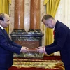 Presidente vietnamita recibe a embajadores de Ucrania y Canadá