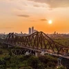 Exigen reparar urgentemente daños en puente icónico de Long Bien
