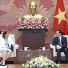 Presidente de Parlamento vietnamita recibe a embajadora neozelandesa 