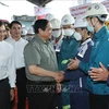 Primer ministro vietnamita asiste a inauguración de planta termoeléctrica Song Hau 1