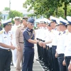 Delegación de agregados militares extranjeros visita Región naval 1 de Vietnam 
