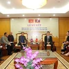 Vietnam y Laos fomentan cooperación periodística