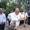 Presidente de Vietnam rinde tributo a Ho Chi Minh en vestigio especial de Tan Trao