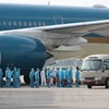 Más exfuncionarios vietnamitas arrestados por escándalo de soborno en vuelos de repatriación 