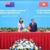 Vietnam y Nueva Zelanda firman diversos documentos de cooperación 