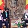 Primer ministro de Vietnam se reúne con presidenta de Cámara de Representantes de Bélgica