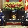 Presidente vietnamita aprecia aportes del expremier japonés a nexos binacionales