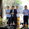 Primer ministro de Vietnam rinde homenaje a difuntos dirigentes del Gobierno