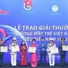 Honran a jóvenes vietnamitas destacados en 2022