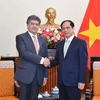 Canciller vietnamita afirma importancia a los lazos con Armenia