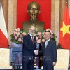 Vietnam siempre otorga importancia al impulso de nexos con República Checa