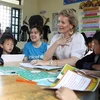 Reina belga impresionada con trabajo para protección de niños en Vietnam