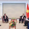 Primer ministro de Vietnam recibe a ejecutivos de empresas japonesas