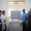 USAID y UNICEF entregan 590 refrigeradores de vacunas a Vietnam