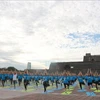 Más de mil personas participan en el noveno Día Internacional del Yoga en Thua Thien-Hue