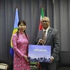 Ministros surinameses aprecian desarrollo sobresaliente de Vietnam 