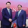 Premier vietnamita se reúne con presidente surcoreano en Yakarta 