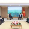 Premier vietnamita recibe al ministro de Defensa de Malasia