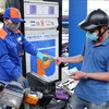 Reajustan a la baja precios de combustibles en Vietnam