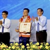 Presidente otorga la Orden de Valentía al jefe del equipo de rescate voluntario en Hanoi