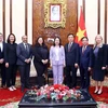 Vicepresidenta vietnamita recibe a gerente de Ford Motor