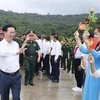 Presidente entrega regalos a población y soldados en Kien Giang con motivo del Tet