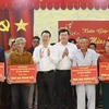 Presidente entrega obsequios a pobladores de Dong Thap con motivo del Tet
