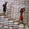 Funcionarios filipinos suspendidos por escándalo del arroz